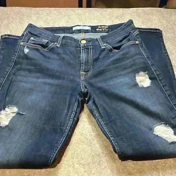 7 for all Mankind, The Ankle Skinny. Dark Wash. Size 28. - Picture 4 of 9